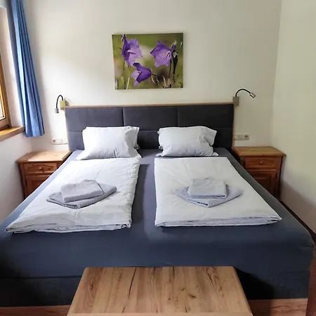 Haus Am Roemerbad 아파트