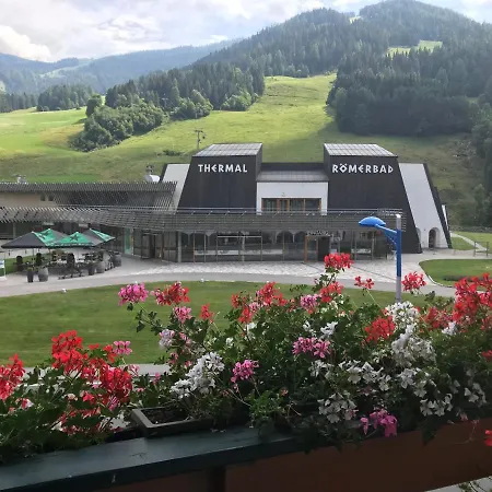 Haus Am Roemerbad 아파트 바트키르히하임