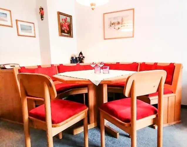 Апартаменти Haus Am Roemerbad Бад-Кляйнкірхгайм